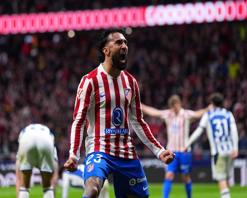 Nicolás González grita con euforia y los puños apretados tras marcar un gol para Atlético de Madrid ante Real Sociedad por LaLiga.