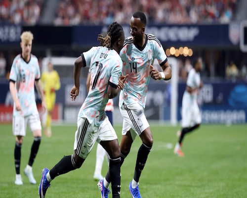 Jugadores de Bélgica celebran un gol durante el amistoso ante Estados Unidos