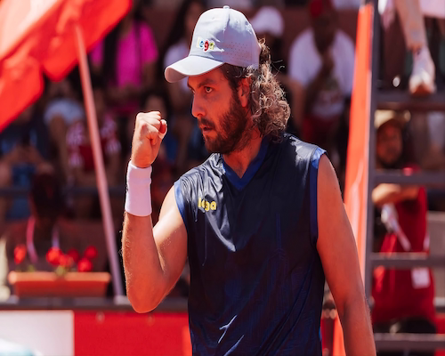 Marco Trungelliti festeja un punto con el puño cerrado durante la semifinal del ATP 250 de Marrakech