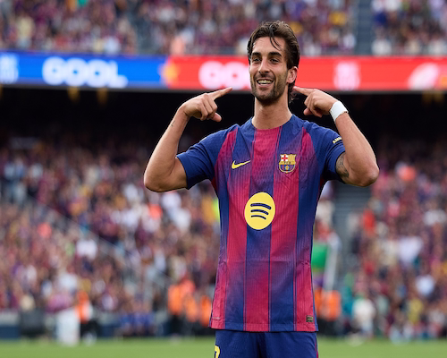 Ferran Torres celebra un gol señalando sus sienes con ambos dedos índices en el clásico ante Espanyol