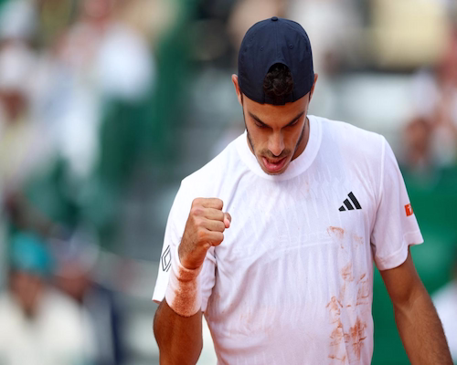 Francisco Cerúndolo celebra un punto con el puño cerrado durante el Madrid Open