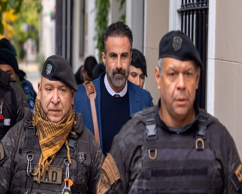 Leopoldo Luque llega a la audiencia del juicio por la muerte de Diego Maradona bajo custodia de seguridad