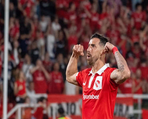 Ávalos festeja su gol ante Rosario Central en Avellaneda.