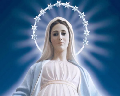 Representación artística de la Virgen María con un halo de estrellas.