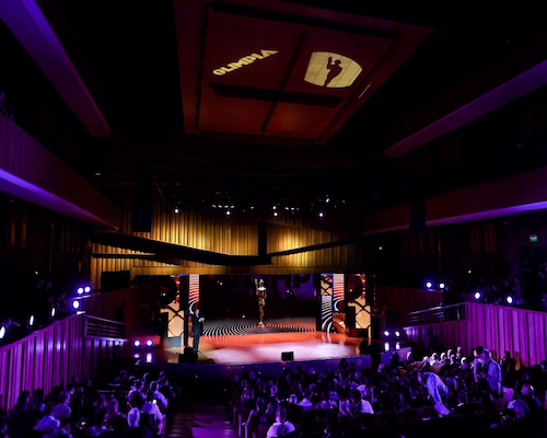 Escenario principal de la ceremonia de los Premios Olimpia 2025 durante la gala de premiación en Buenos Aires.