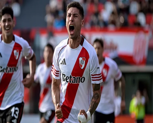 Gonzalo Montiel celebra su gol para River Plate ante Barracas Central