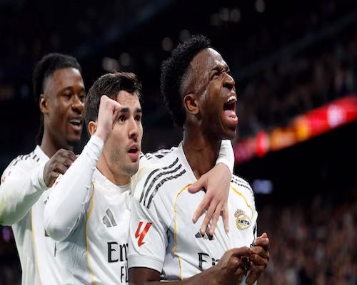 Vinícius Jr. festeja su gol para el Real Madrid ante Rayo Vallecano en el estadio Santiago Bernabéu.