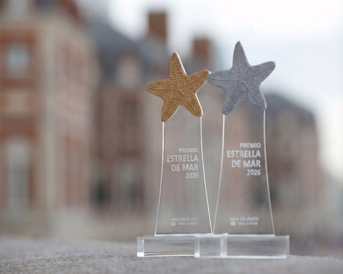 Trofeos de los Premios Estrella de Mar frente al Hotel Provincial de Mar del Plata.