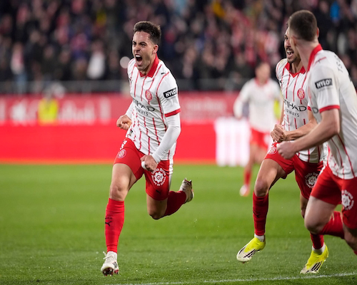 Fran Beltrán celebra con euforia su gol para Girona ante Barcelona en el estadio Montilivi