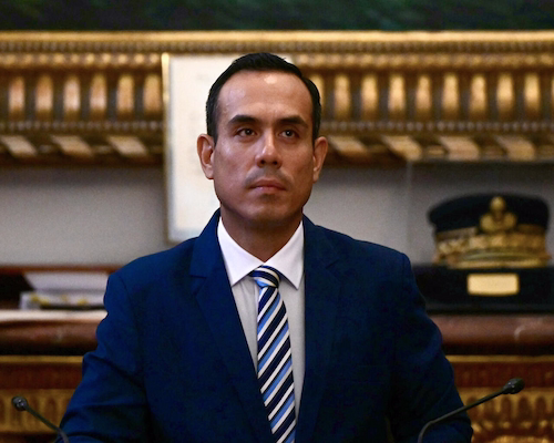 Retrato del presidente peruano José Jerí durante una sesión oficial en el Congreso