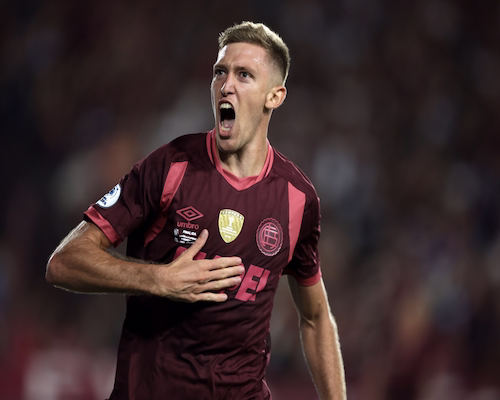 Rodrigo Castillo grita su gol con la camiseta de Lanús en la ida de la Recopa Sudamericana ante Flamengo