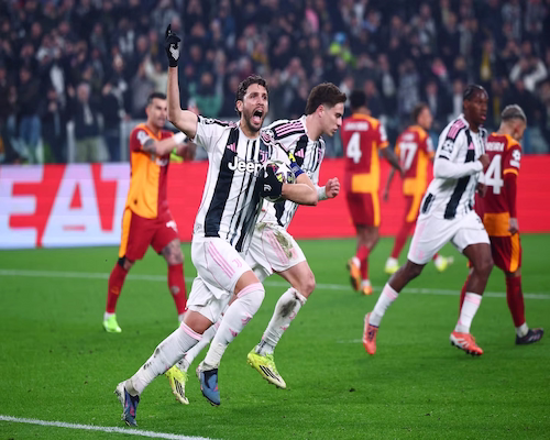 Manuel Locatelli celebra su gol con la camiseta de Juventus ante Galatasaray por la Champions League