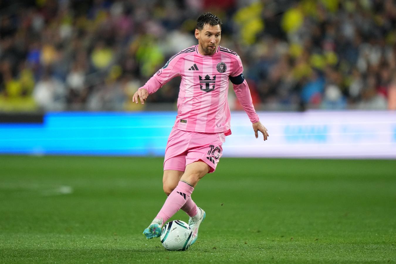 Lionel Messi controla el balón durante el partido ante Nashville por la Concacaf Champions Cup.