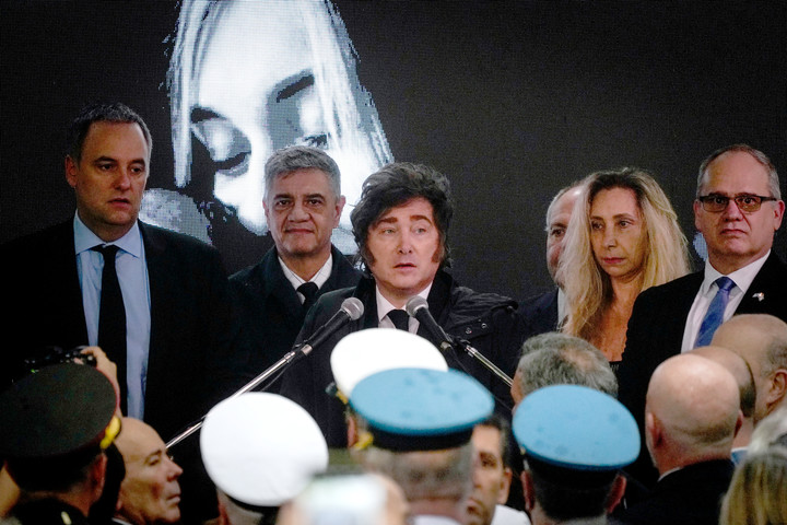 Presidente Javier Milei durante su discurso en el acto por el aniversario del atentado a la Embajada de Israel