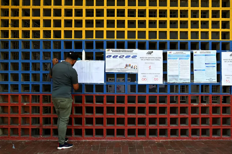 La oposición calcula que votaron menos del 20% de los venezolanos.