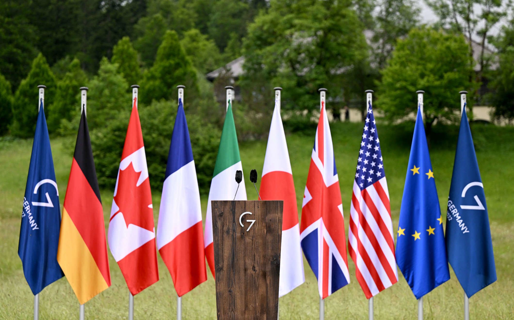 Banderas de los países que participan del G7