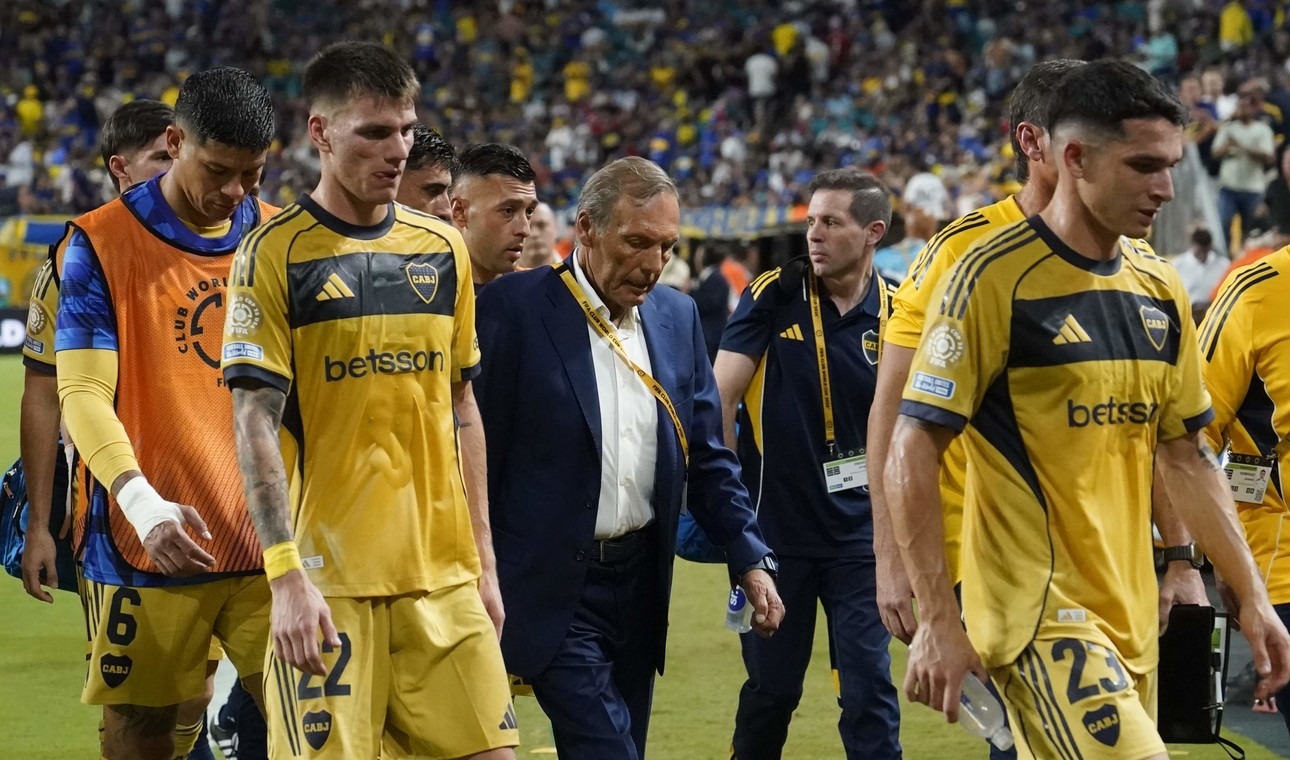 Jugadores de Boca se marchan cabizbajos