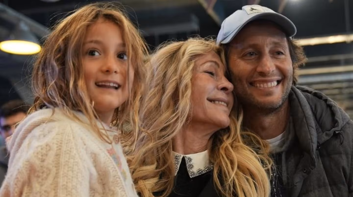 Mila Yankelevich junto a su padre, Tomás Yankelevich, y su abuela, Cris Morena