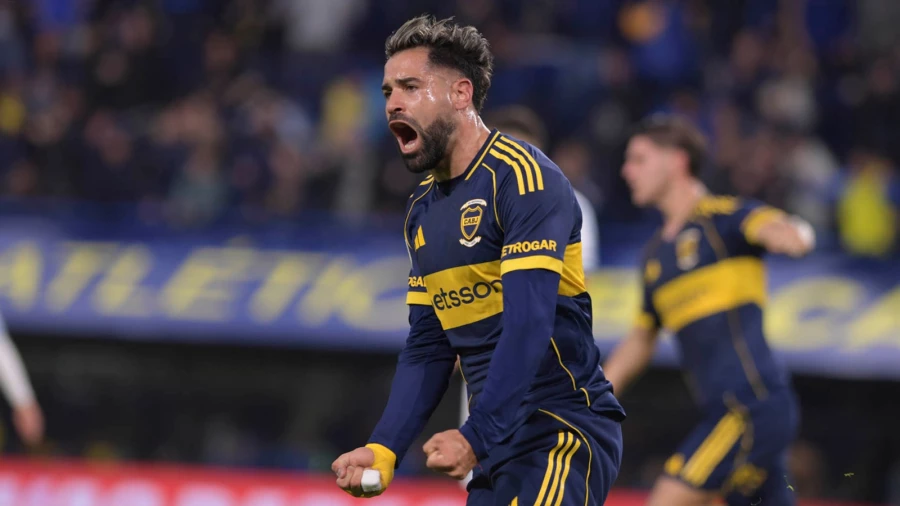 Milton Giménez festejando su gol