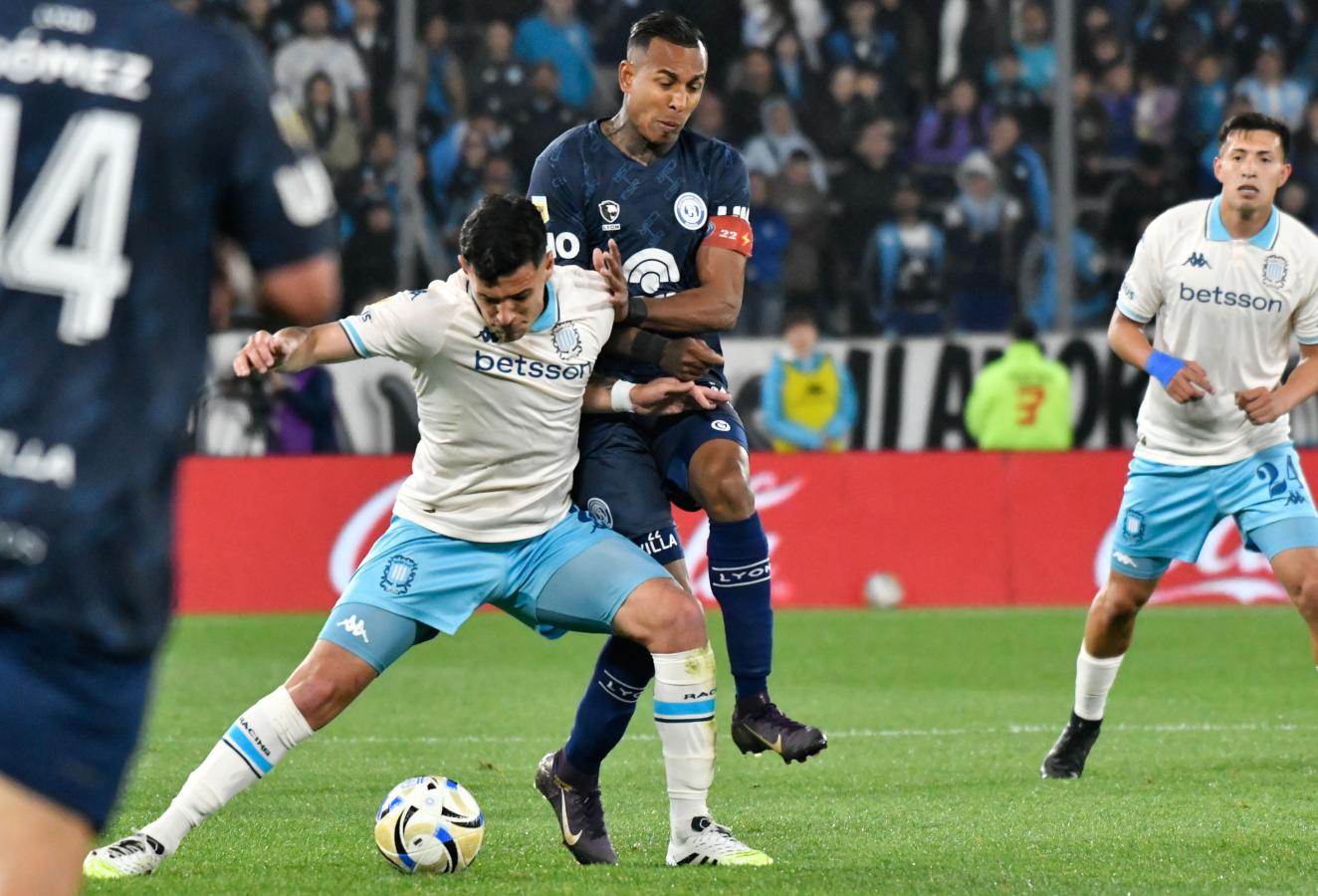 Villa, una de las figuras en el empate en Avellaneda.