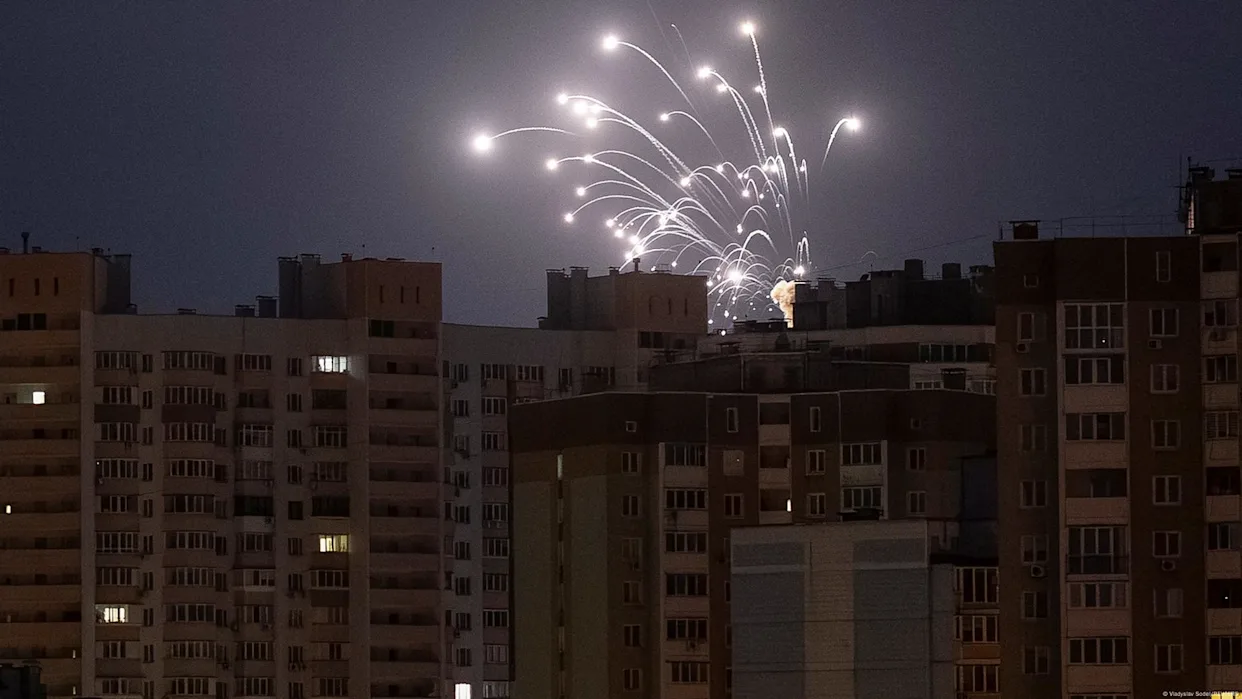 Misiles rusos surcando los cielos ucranianos.