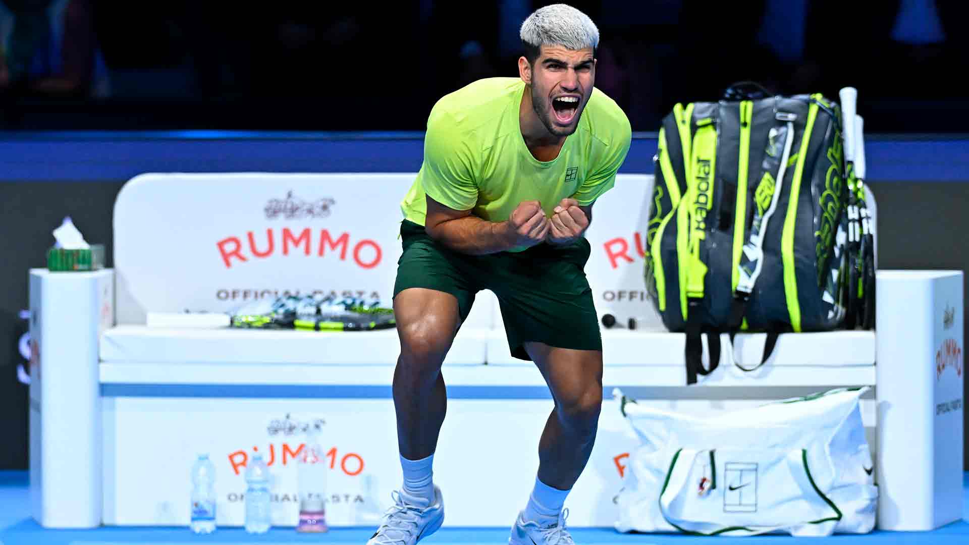 Carlos Alcaraz celebra eufórico durante las Nitto ATP Finals en Turín.