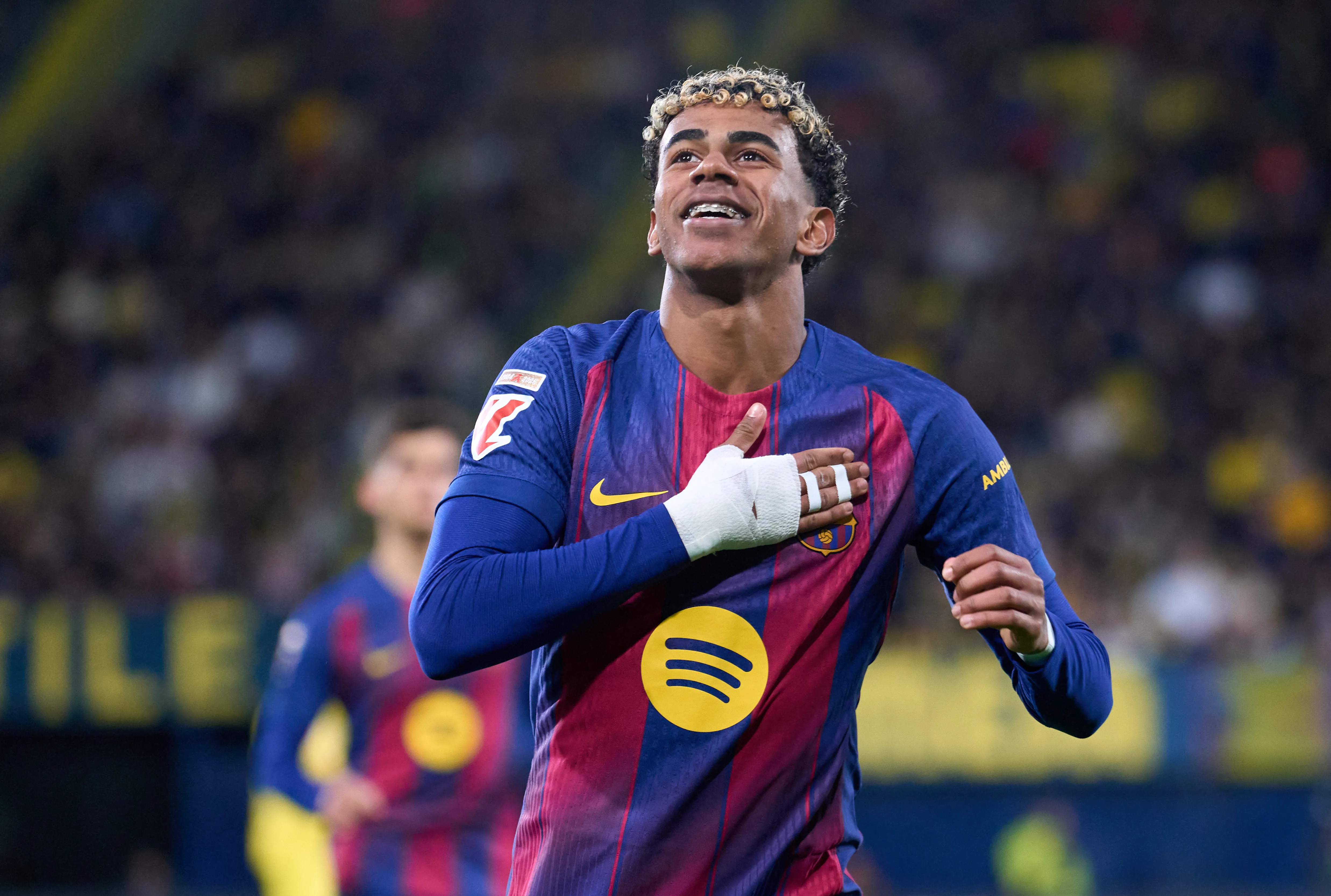 Lamine Yamal celebra uno de sus goles con el Barcelona ante Villarreal por LaLiga